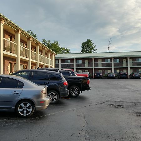 Quality Inn & Suites 1000 Islands Gananoque Eksteriør billede