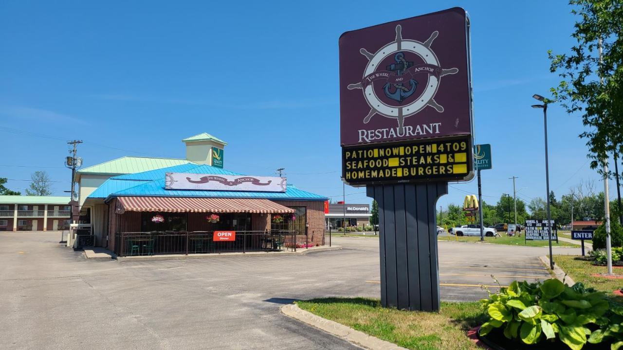 Quality Inn & Suites 1000 Islands Gananoque Eksteriør billede