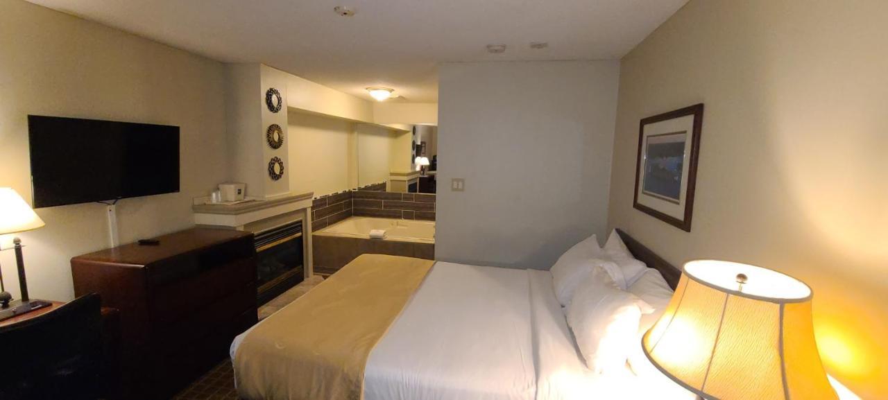 Quality Inn & Suites 1000 Islands Gananoque Eksteriør billede
