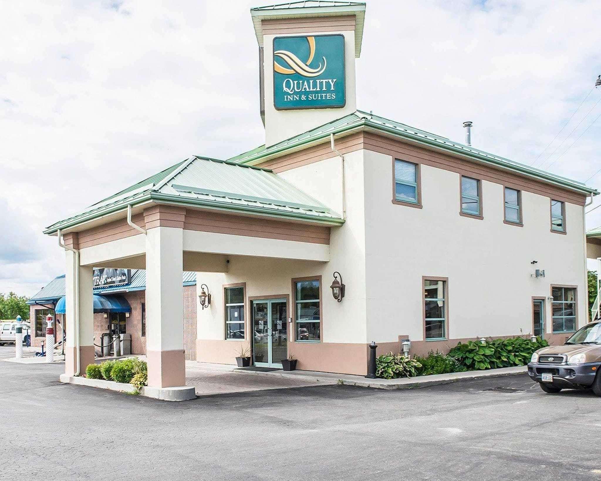 Quality Inn & Suites 1000 Islands Gananoque Eksteriør billede