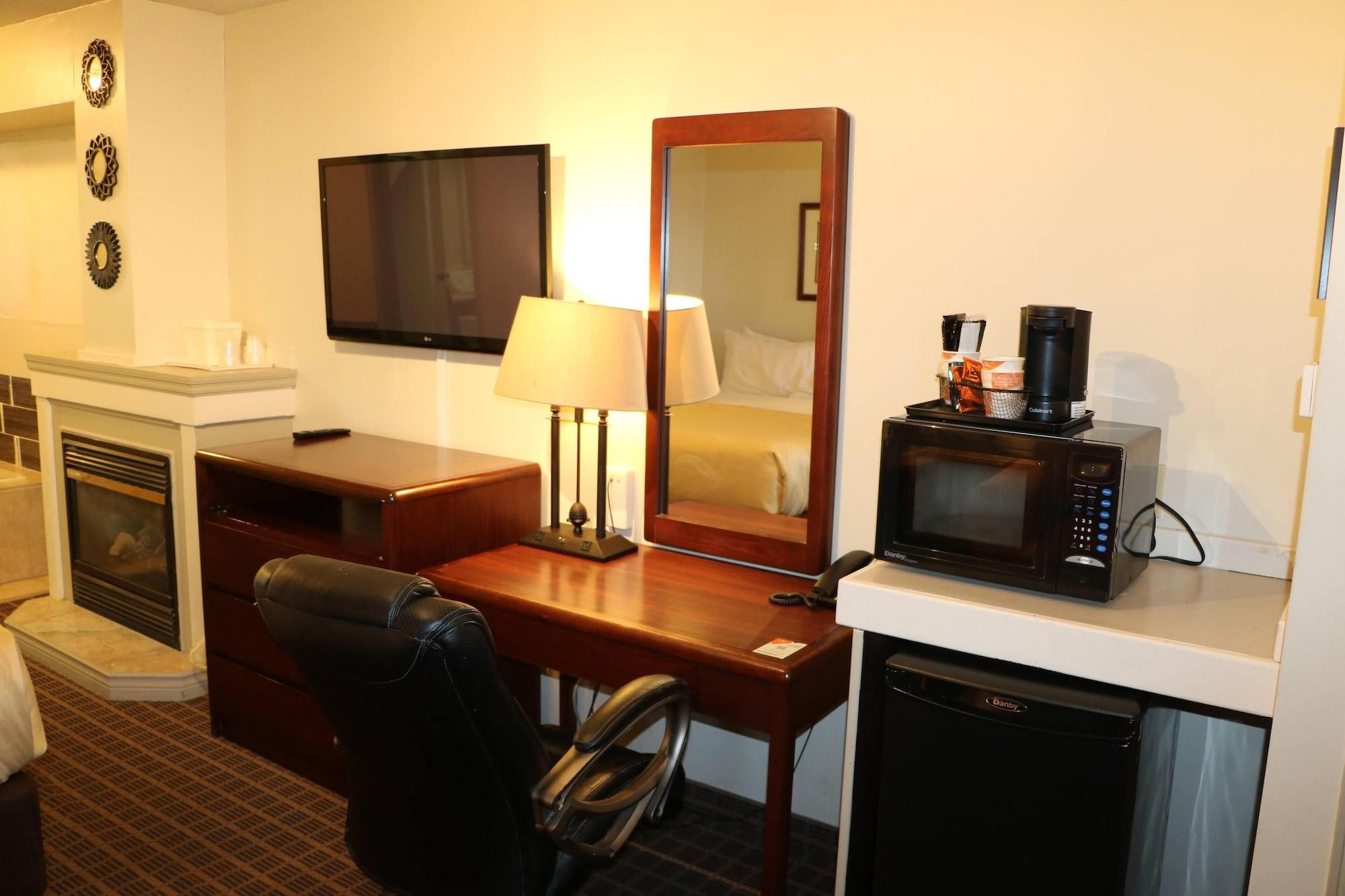 Quality Inn & Suites 1000 Islands Gananoque Eksteriør billede
